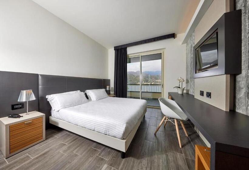 חדר דלוקס נוף לאגם, Park Hotel Casimiro