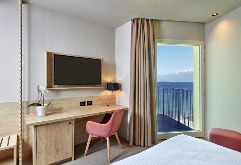 חדר דלוקס נוף לאגם, Park Hotel Casimiro