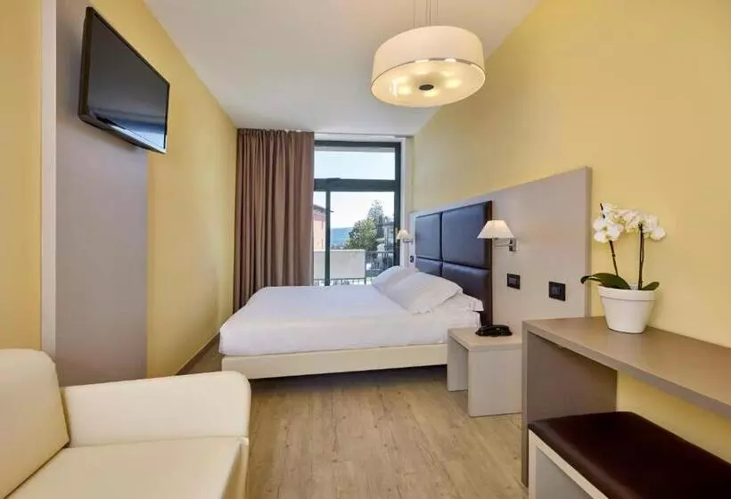 Superior room with lake view, Park Hotel Casimiro