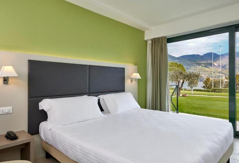 Superior room with lake view, Park Hotel Casimiro