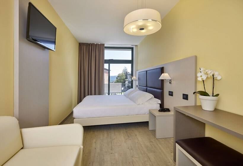 Superior room with lake view, Park Hotel Casimiro