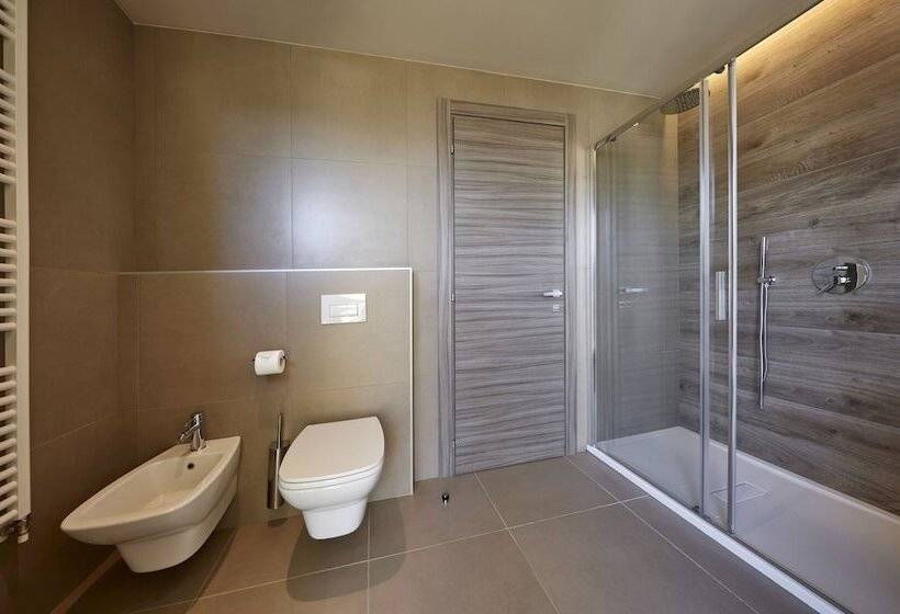 סוויטת ג'וניור נוף לאגם, Park Hotel Casimiro