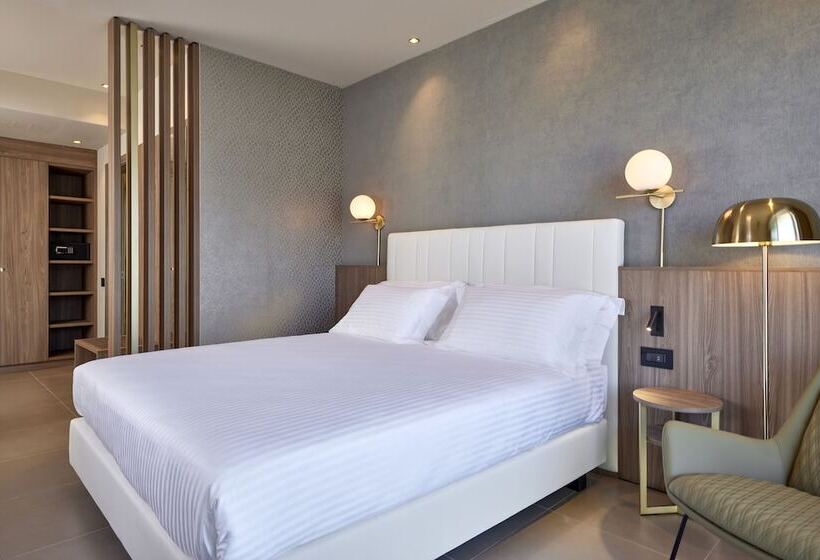 סוויטת ג'וניור נוף לאגם, Park Hotel Casimiro