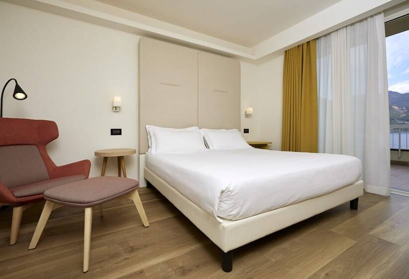 Номер Deluxe Вид на Озеро, Park Hotel Casimiro