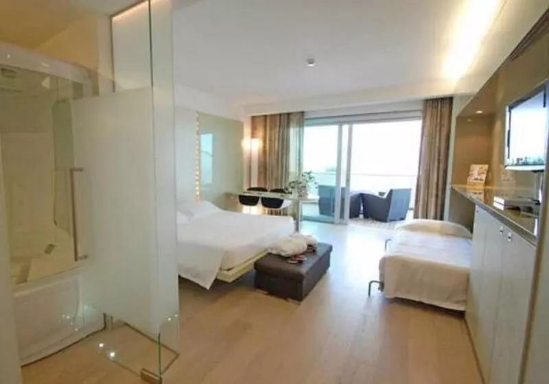 اتاق اجرایی سه نفره, Premier & Suites Premier Resort