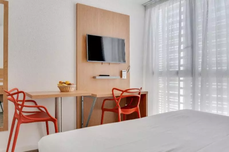 استودیوی استاندارد, Residhotel Galerie Tatry
