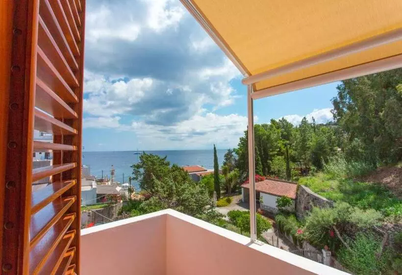 استودیوی استاندارد با چشم‌انداز دریا, Residence Hotel Baia Portinenti