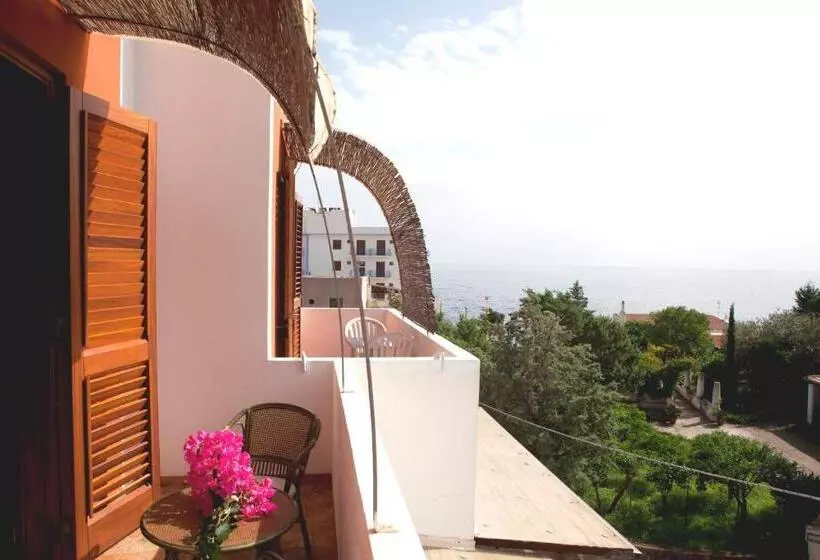 استودیوی استاندارد با چشم‌انداز دریا, Residence Hotel Baia Portinenti