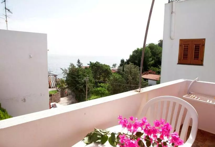 استودیوی استاندارد با چشم‌انداز دریا, Residence Hotel Baia Portinenti