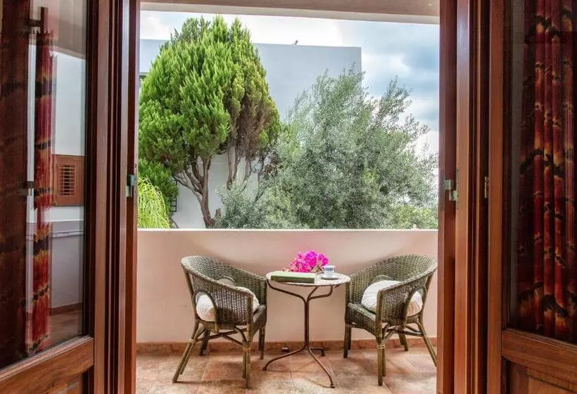 اتاق استاندارد سه نفره, Residence Hotel Baia Portinenti