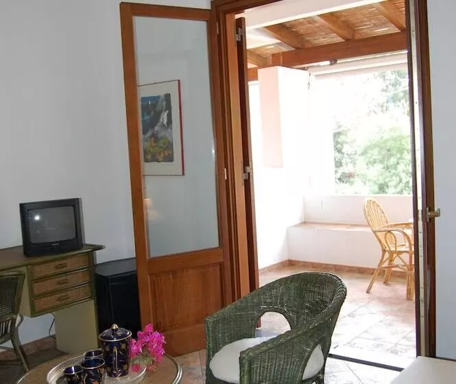 اتاق استاندارد سه نفره, Residence Hotel Baia Portinenti