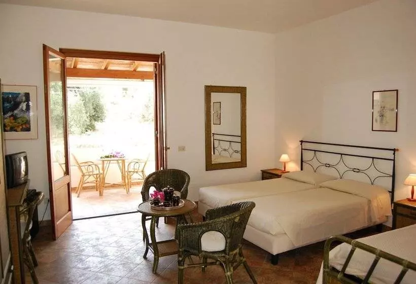 اتاق استاندارد سه نفره, Residence Hotel Baia Portinenti