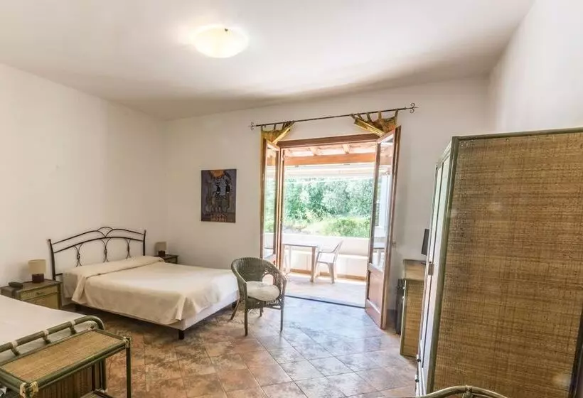 اتاق استاندارد سه نفره, Residence Hotel Baia Portinenti