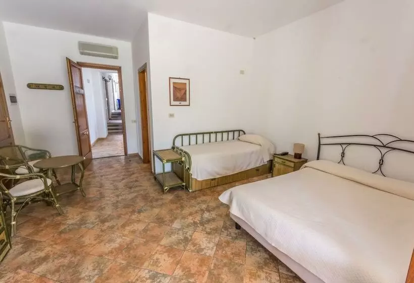 استودیوی استاندارد با چشم‌انداز دریا, Residence Hotel Baia Portinenti