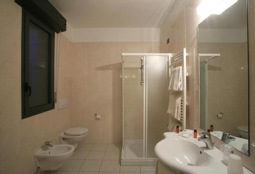 1 Bedroom Apartment with Terrace Sea View