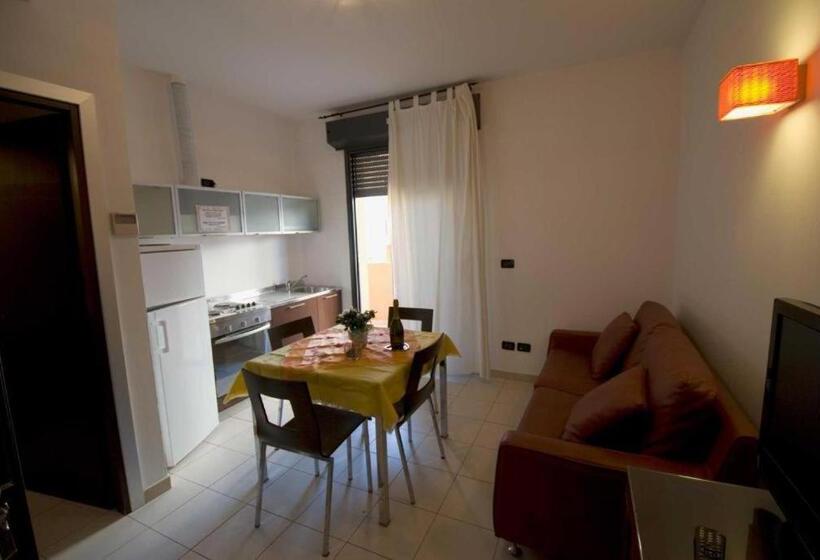 1 Bedroom Apartment with Balcony