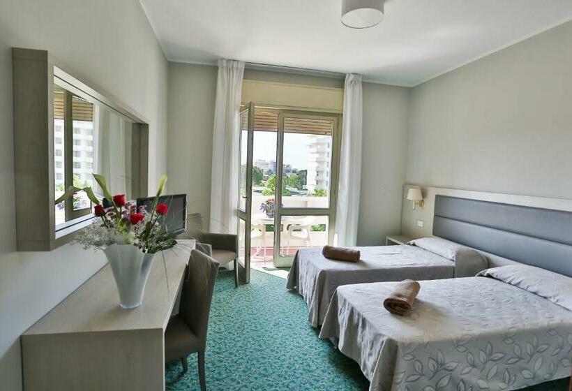 غرفة قياسية مزوَّدة بشُرفة, Smeraldo