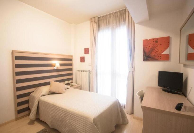 标准单人间, Stil