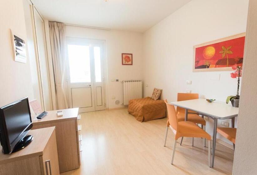 标准工作室, Stil