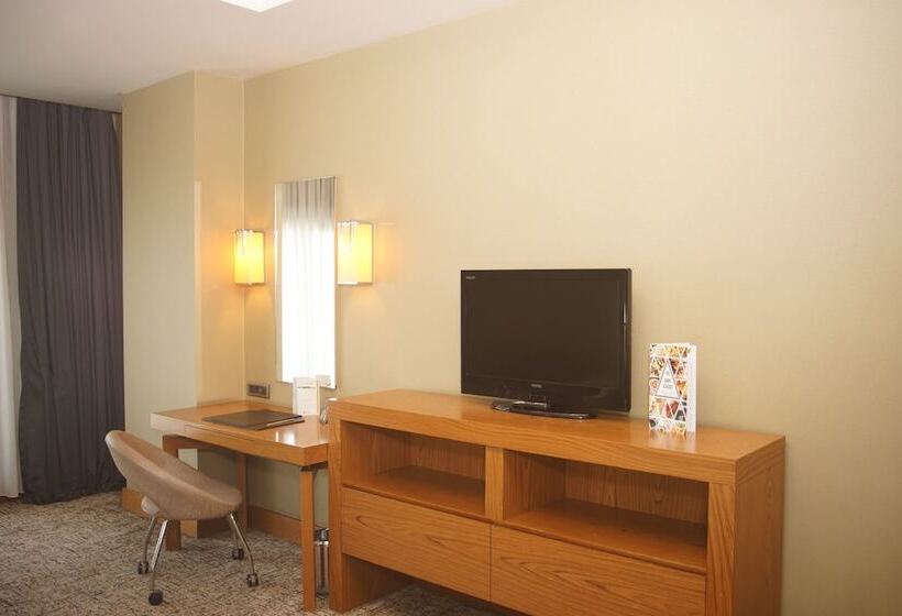 Номер Стандарт Вид на Море, The Green Park Pendik