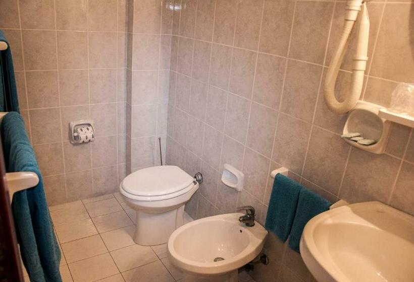 غرفة إقتصادية, Villaggio Torre Ruffa Robinson