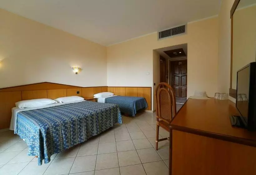 Comfort Kolmen Hengen Huone, Villaggio Torre Ruffa Robinson