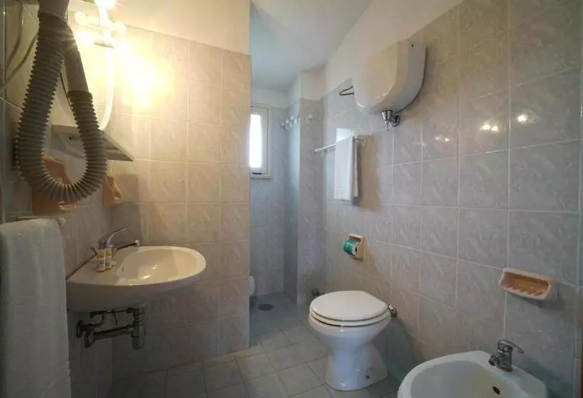 Economy Quadruple Room, Villaggio Torre Ruffa Robinson