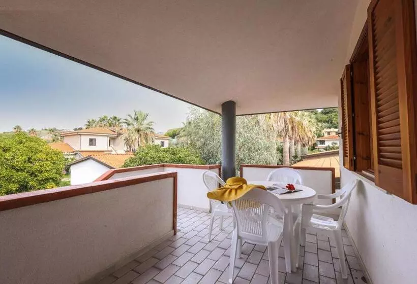 Economy Quadruple Room, Villaggio Torre Ruffa Robinson