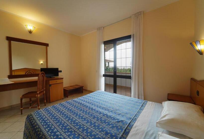 غرفة قياسية, Villaggio Torre Ruffa Robinson