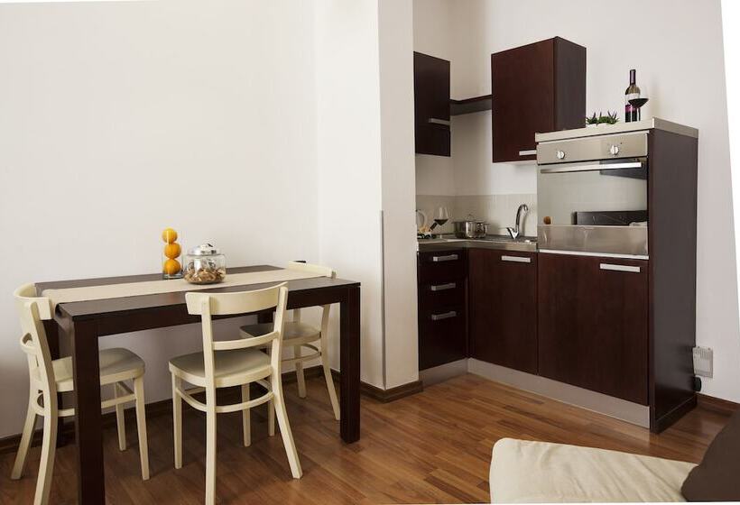 标准工作室带阳台, Badia Nuova Apart