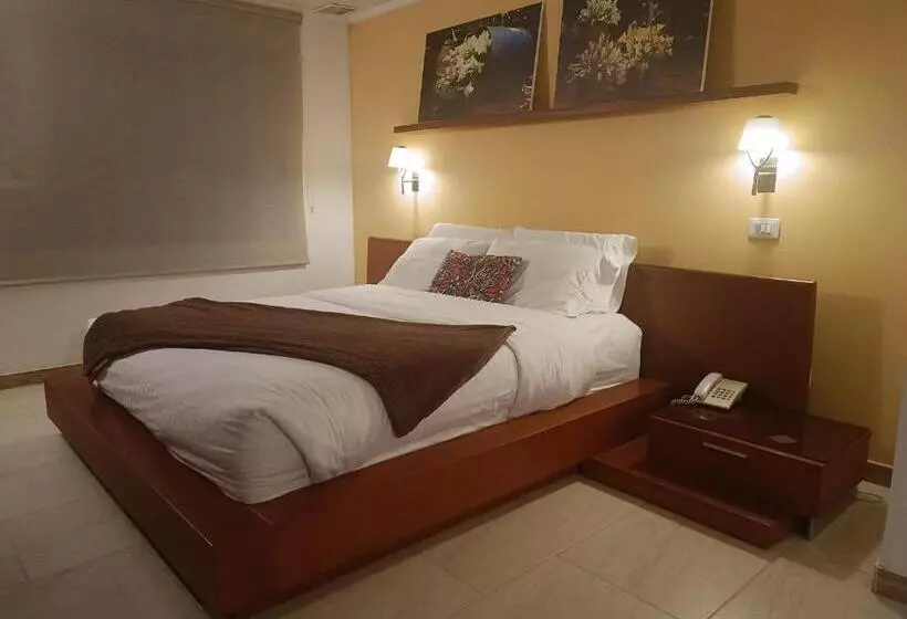 スイート, Boutique Confort Suites