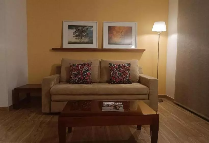 スイート, Boutique Confort Suites