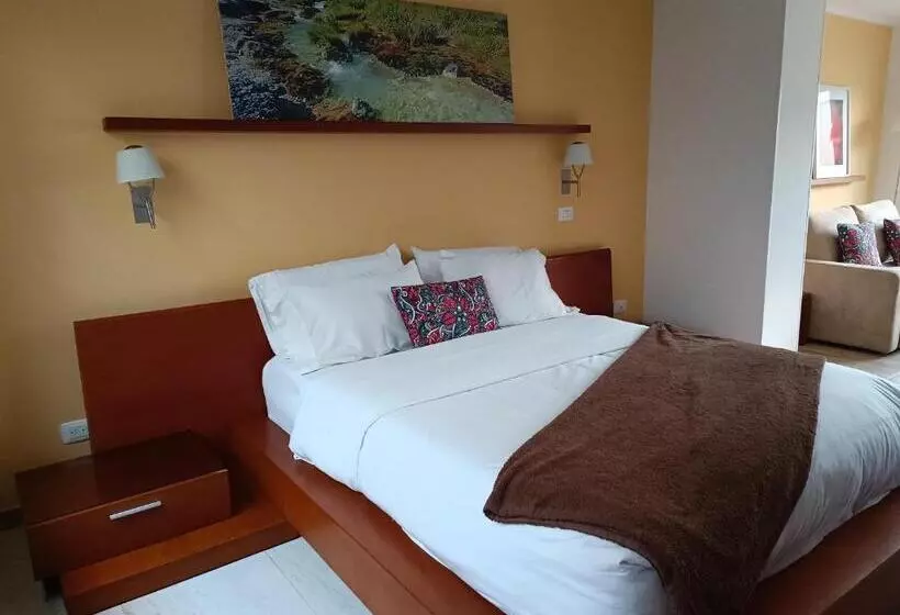 スイート, Boutique Confort Suites