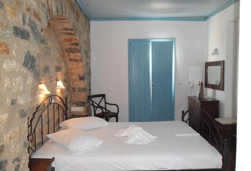 חדר סופריור, Captains Rock