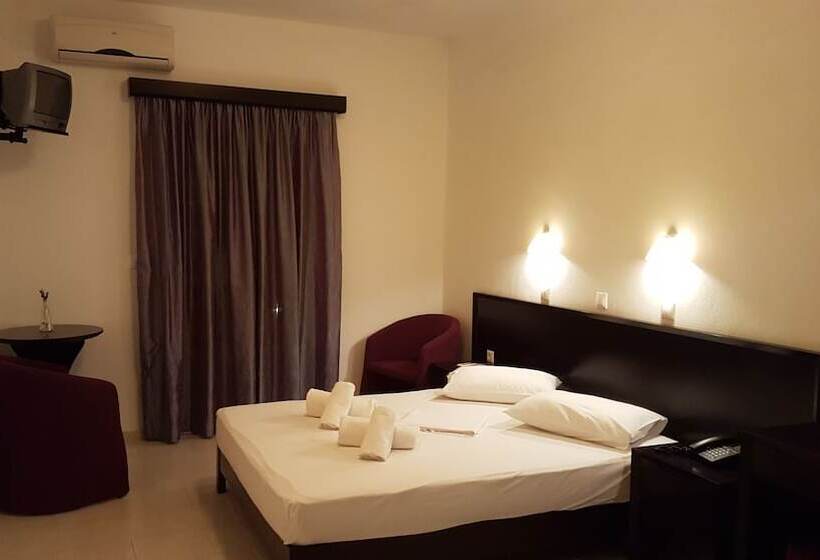 חדר סופריור לשלושה, Captains Rock