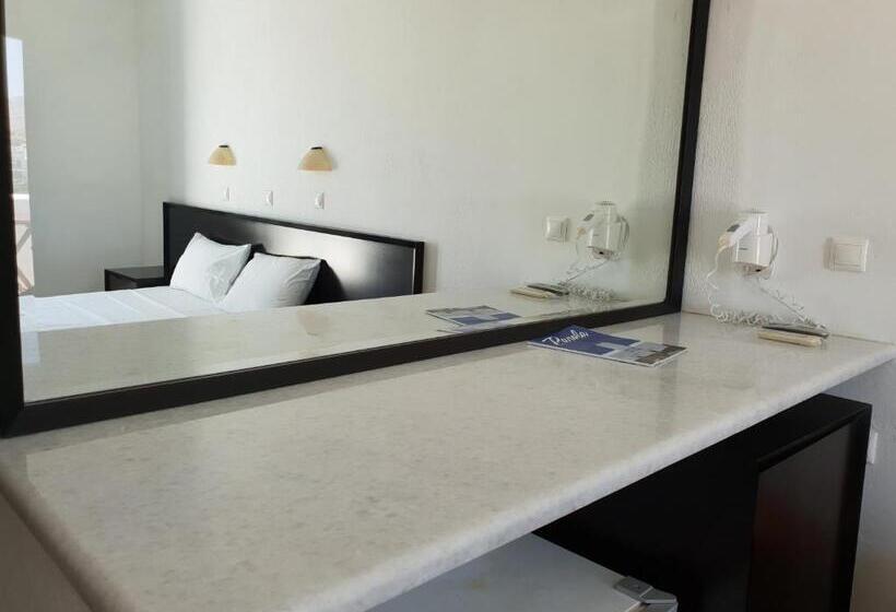 חדר סטנדרט, Captains Rock