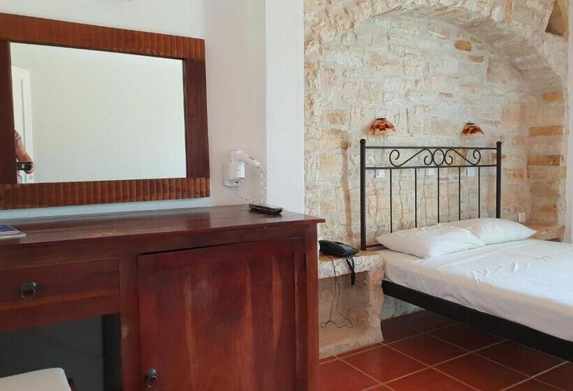 סוויטת ג'וניור נוף לים, Captains Rock