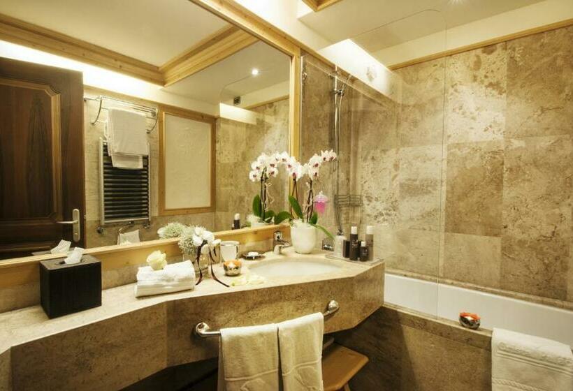 סוויטה, Cristal Palace