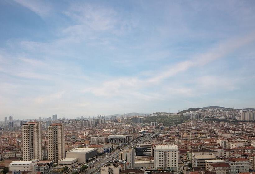اتاق لوکس با چشم‌انداز شهر, Istanbul Marriott Pendik
