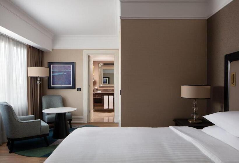 اتاق دلوکس با تخت کینگ و چشم‌انداز شهر, Istanbul Marriott Pendik