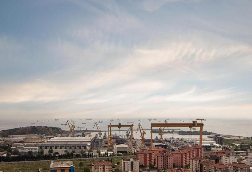 اتاق سوپریور با چشم‌انداز دریا, Istanbul Marriott Pendik