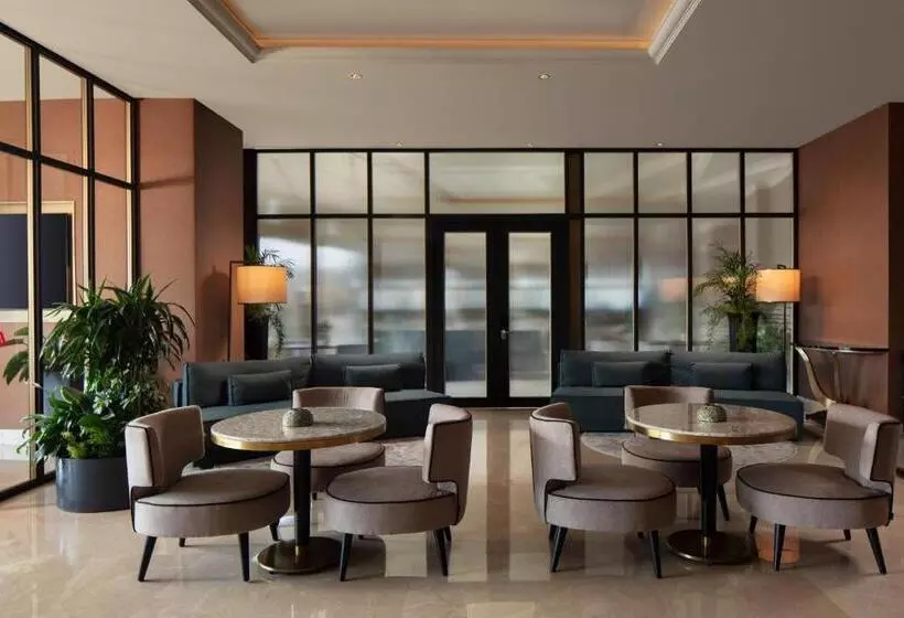 キングサイズベッドのクラブルーム, Istanbul Marriott Pendik