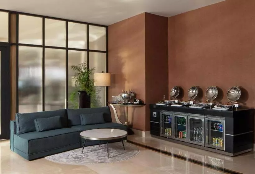 キングサイズベッドのクラブルーム, Istanbul Marriott Pendik