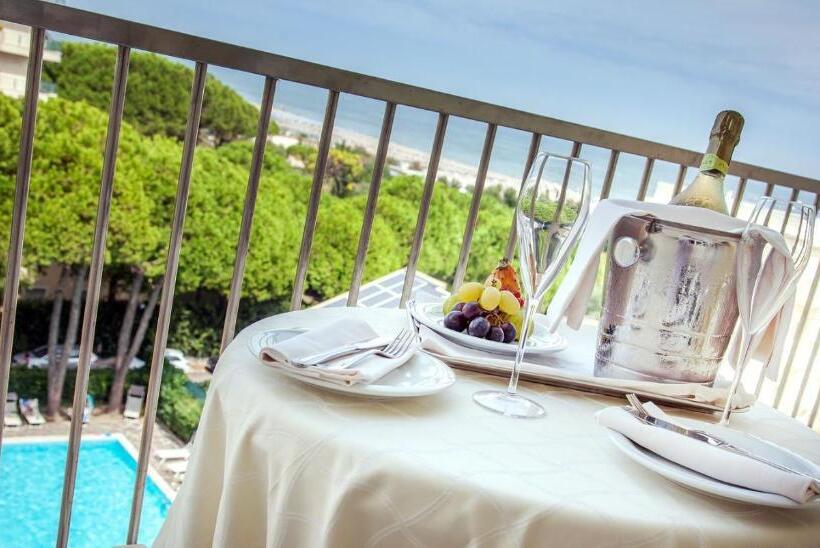 חדר סופריור לשלושה, Doge