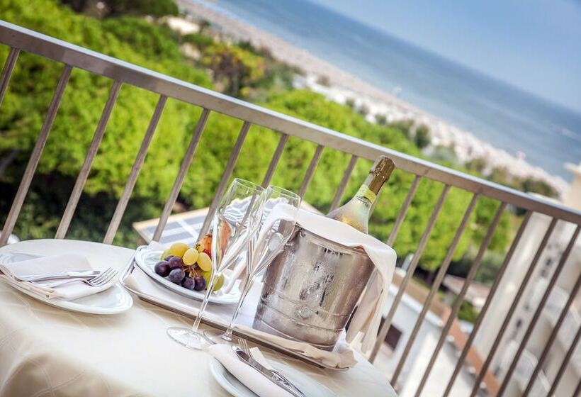 חדר סופריור לשלושה, Doge