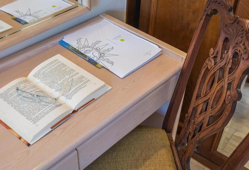 غرفة كلاسيكية, Grecian Castle Chios