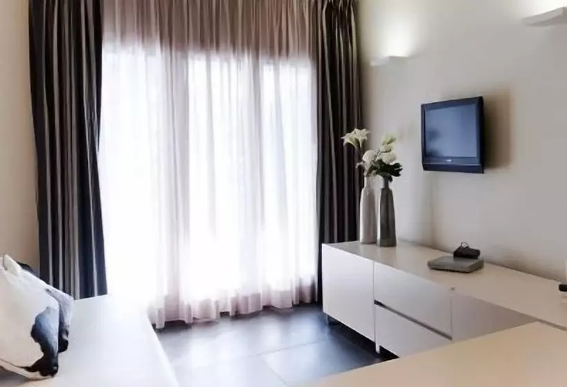 Basic-huoneisto 1 Makuuhuone, Home Club Suite