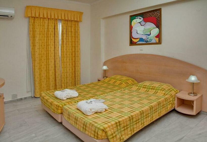 غرفة قياسية, Jo An Beach