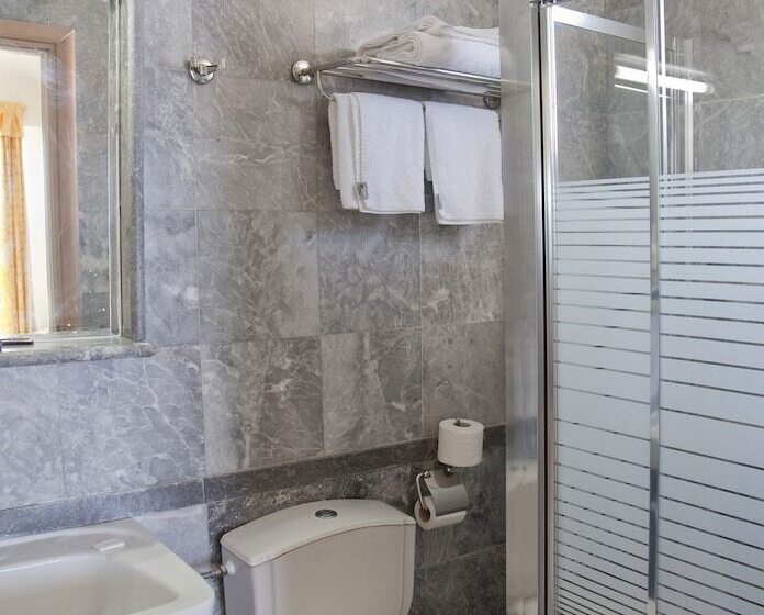 غرفة قياسية, Jo An Beach