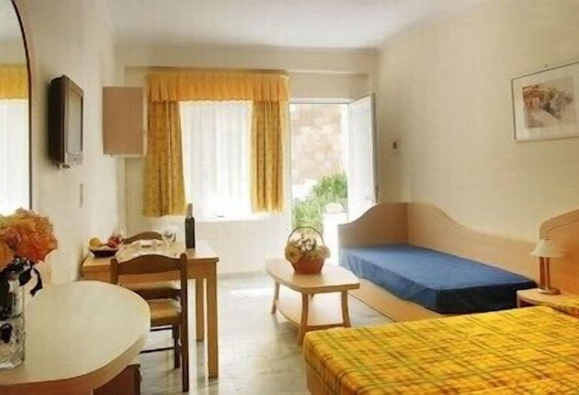 غرفة قياسية, Jo An Beach